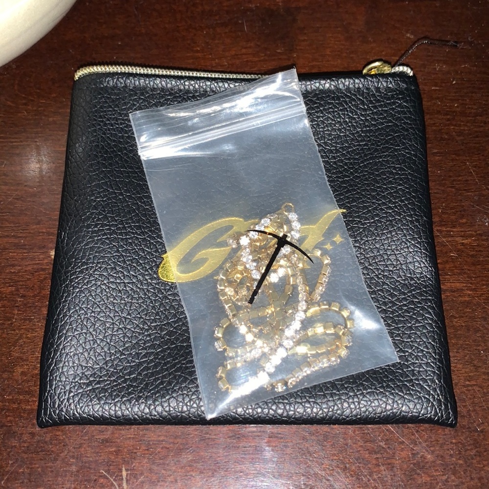 18” GLD chain! new condition. Available to offers.